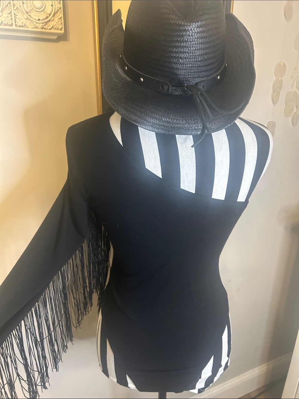 Woman’s black One shoulder fringe bodysuit small - Picture 8 of 9